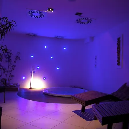 Mozart Hotel 4*
