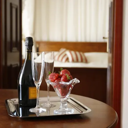 Hotel Mozart 4*