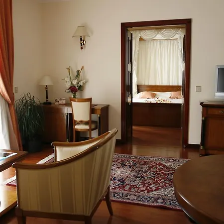 Hotel Mozart 4*