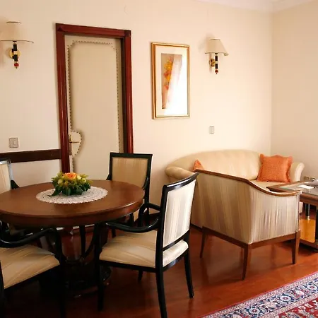 Mozart Hotel 4*